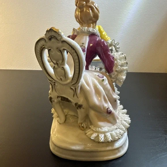 Vintage porcelain‎ lace decor  statue playing chess - Picture 7 of 13